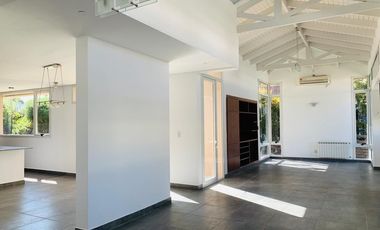 Venta casa 4 dormitorios.  BARRIO CERRADO SAN MARINO - FUNES