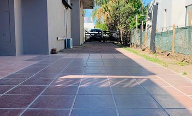 Venta casa 4 dormitorios.  BARRIO CERRADO SAN MARINO - FUNES