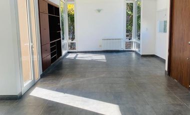 Venta casa 4 dormitorios.  BARRIO CERRADO SAN MARINO - FUNES