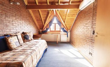 VENTA CASA 4 AMB COCHERA 2 AUTOS QUINCHO VALENTIN ALSINA LANÚS