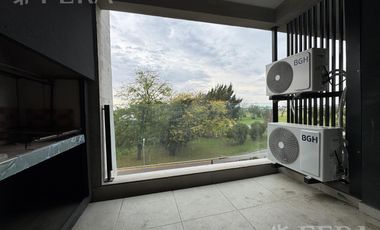 Venta departamento 2 ambientes con balcón en Greenville Polo y Resort