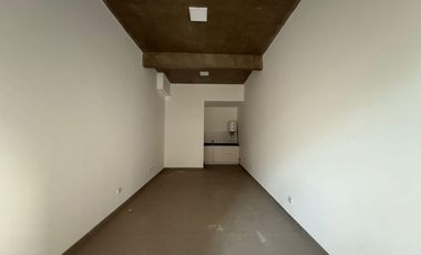 Local con persiana automática y baño, Excelente zona comercial - Wilde centro