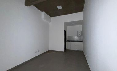 Local con persiana automática y baño, Excelente zona comercial - Wilde centro