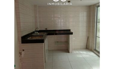 Se arrienda casa 2 pisos urbanización los campanos