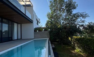 CASA EN VENTA O RENTA EN ALCAZAR ORIENTE