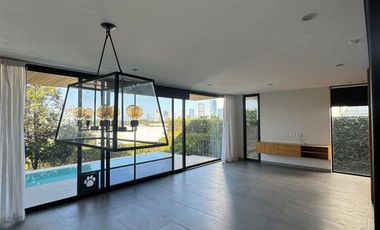 CASA EN VENTA O RENTA EN ALCAZAR ORIENTE