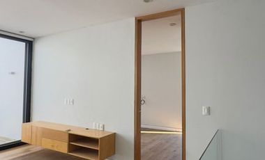 CASA EN VENTA O RENTA EN ALCAZAR ORIENTE