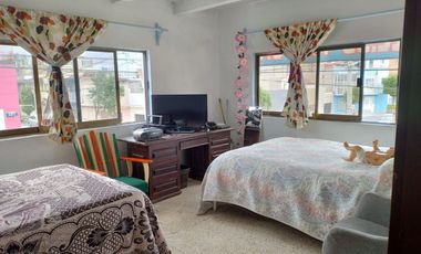 OPORTUNIDAD PARA DESARROLLADORES: Casa en Venta a un costado del Autódromo Hnos. Rodríguez!!