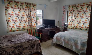 OPORTUNIDAD PARA DESARROLLADORES: Casa en Venta a un costado del Autódromo Hnos. Rodríguez!!