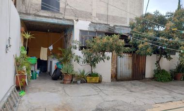 OPORTUNIDAD PARA DESARROLLADORES: Casa en Venta a un costado del Autódromo Hnos. Rodríguez!!