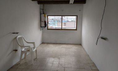 OPORTUNIDAD PARA DESARROLLADORES: Casa en Venta a un costado del Autódromo Hnos. Rodríguez!!