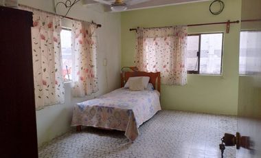 OPORTUNIDAD PARA DESARROLLADORES: Casa en Venta a un costado del Autódromo Hnos. Rodríguez!!