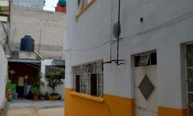 OPORTUNIDAD PARA DESARROLLADORES: Casa en Venta a un costado del Autódromo Hnos. Rodríguez!!