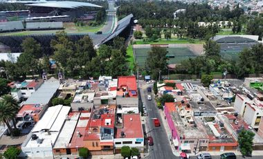 OPORTUNIDAD PARA DESARROLLADORES: Casa en Venta a un costado del Autódromo Hnos. Rodríguez!!