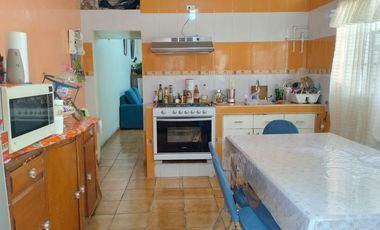 OPORTUNIDAD PARA DESARROLLADORES: Casa en Venta a un costado del Autódromo Hnos. Rodríguez!!