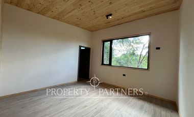 Moderna casa en condominio consolidado