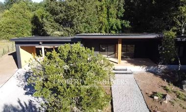 Moderna casa en condominio consolidado