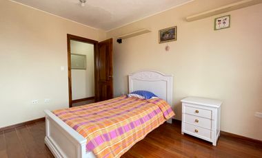 Renta casa independiente, 4 dormitorios, Puembo, sector el Obraje
