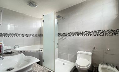 Renta casa independiente, 4 dormitorios, Puembo, sector el Obraje
