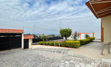 Renta casa independiente, 4 dormitorios, Puembo, sector el Obraje