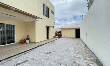 Renta casa independiente, 4 dormitorios, Puembo, sector el Obraje