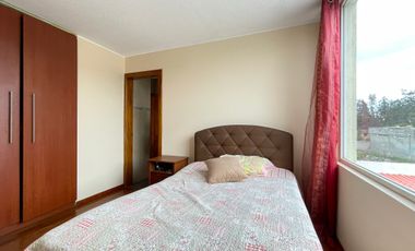Renta casa independiente, 4 dormitorios, Puembo, sector el Obraje