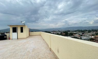 Renta casa independiente, 4 dormitorios, Puembo, sector el Obraje