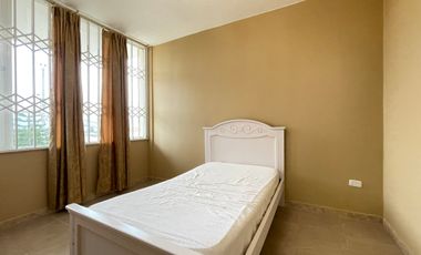 Renta casa independiente, 4 dormitorios, Puembo, sector el Obraje