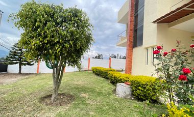 Renta casa independiente, 4 dormitorios, Puembo, sector el Obraje