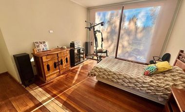 Sólida y moderna en condominio  Viña Sto Domingo