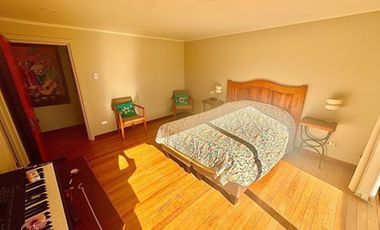 Sólida y moderna en condominio  Viña Sto Domingo