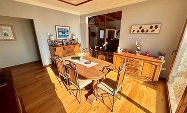 Sólida y moderna en condominio  Viña Sto Domingo