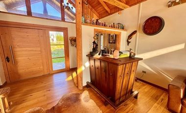 Sólida y moderna en condominio  Viña Sto Domingo