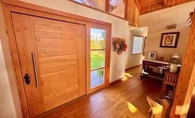 Sólida y moderna en condominio  Viña Sto Domingo