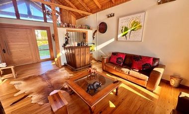 Sólida y moderna en condominio  Viña Sto Domingo