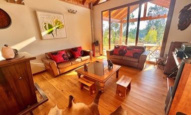 Sólida y moderna en condominio  Viña Sto Domingo