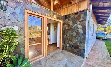 Sólida y moderna en condominio  Viña Sto Domingo