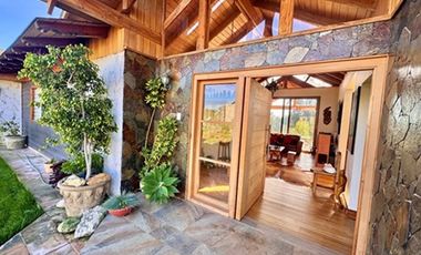 Sólida y moderna en condominio  Viña Sto Domingo