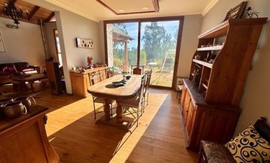 Sólida y moderna en condominio  Viña Sto Domingo