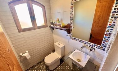 Sólida y moderna en condominio  Viña Sto Domingo