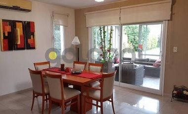 Excelente Casa En Venta con Piscina en Altos De Hudson I