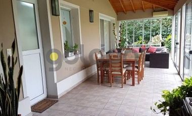 Excelente Casa En Venta con Piscina en Altos De Hudson I