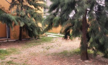 Duplex 3 ambientes - con jardín y espacio guarda coches -