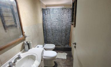 Duplex 3 ambientes - con jardín y espacio guarda coches -