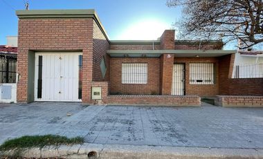 Casa de 2/3 dormitorios en Residencial América Apta crédito hipotecario