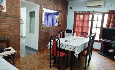 Casa en venta en Malvinas Argentinas, GBA Norte - 6 ambientes