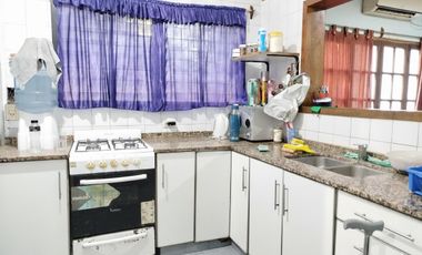 Casa en venta en Malvinas Argentinas, GBA Norte - 6 ambientes