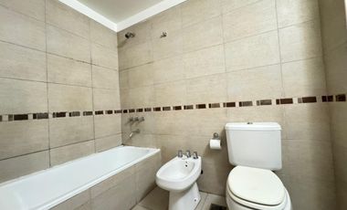 Amplio departamento de 2 ambientes en alquiler Moron Sur