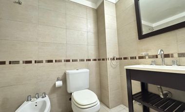 Amplio departamento de 2 ambientes en alquiler Moron Sur
