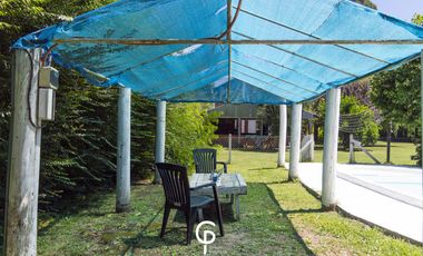 CASA QUINTA EN VENTA EN 20 DE JUNIO , PARQUE Y PILETA